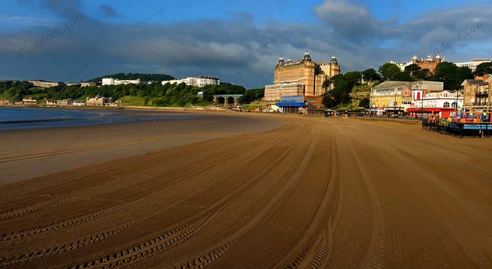 Scarborough southbay beach Large Version