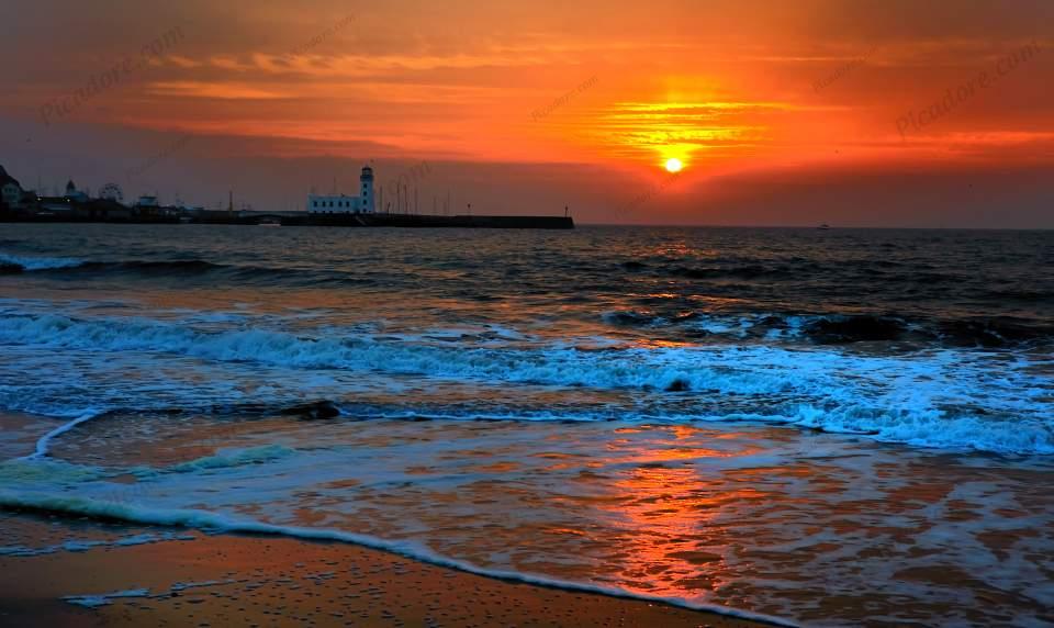 Scarborough beach sunrise Large Version