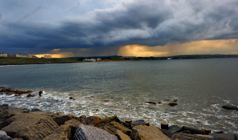 Scarborough northbay storm Large Version