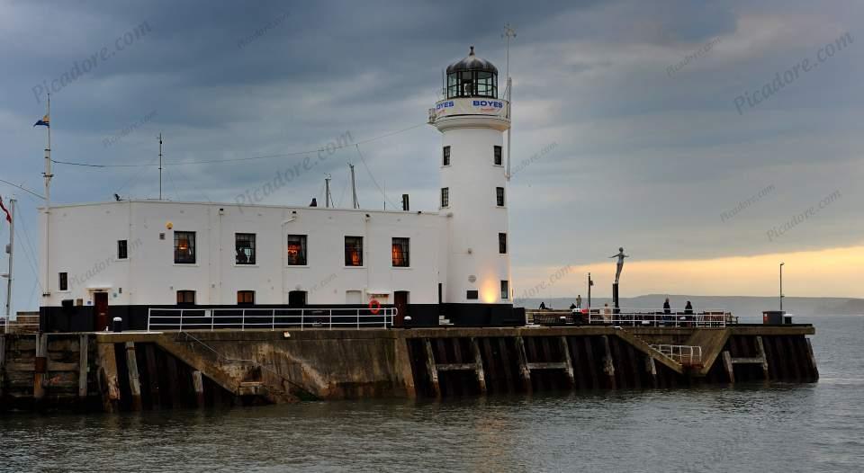 Scarborough lighthouse Large Version