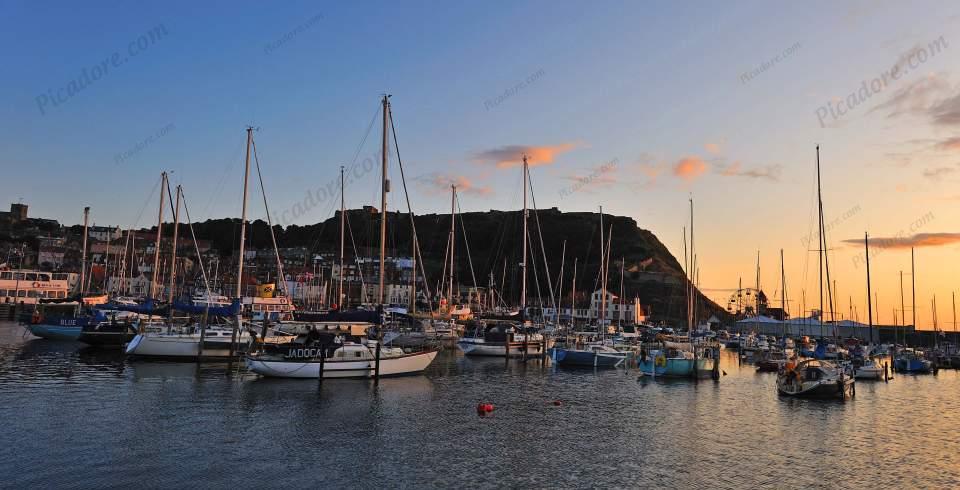 Scarborough Harbour at dawn Large Version