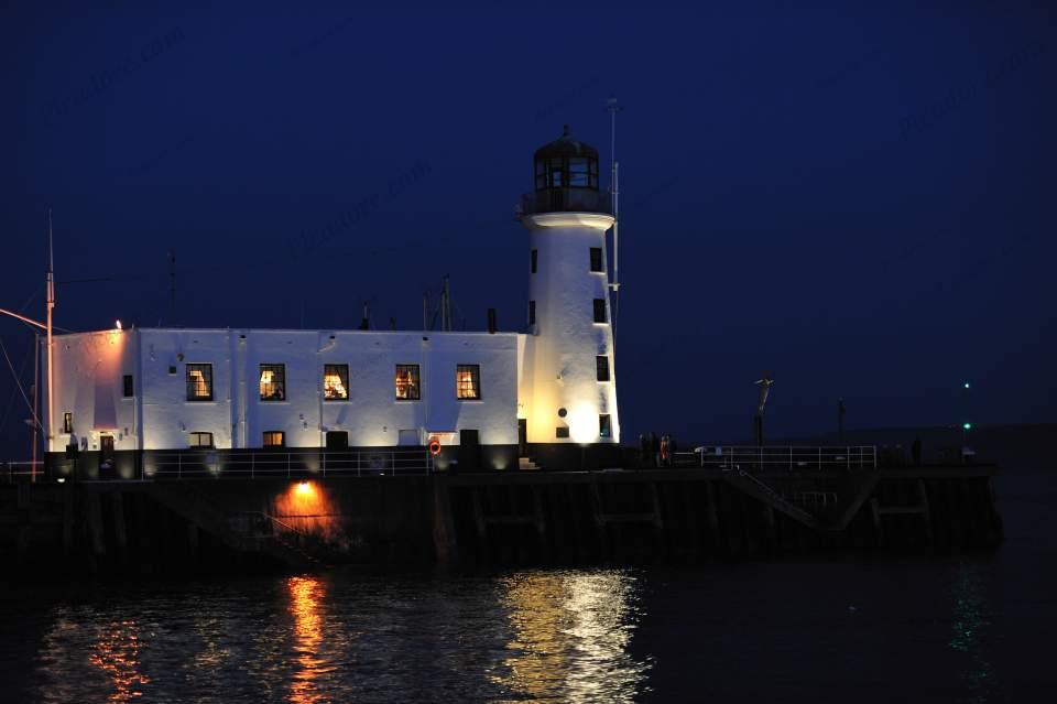Scarborough lighthouse at night Large Version