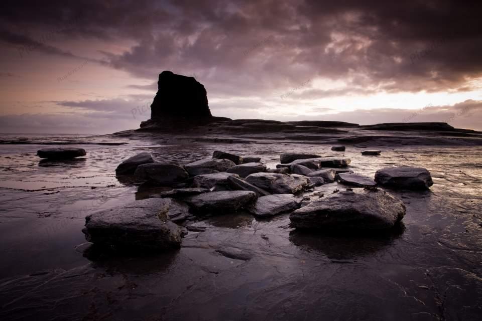 Early Morning, Black Nab, Saltwick Bay (02827e-y) Large Version