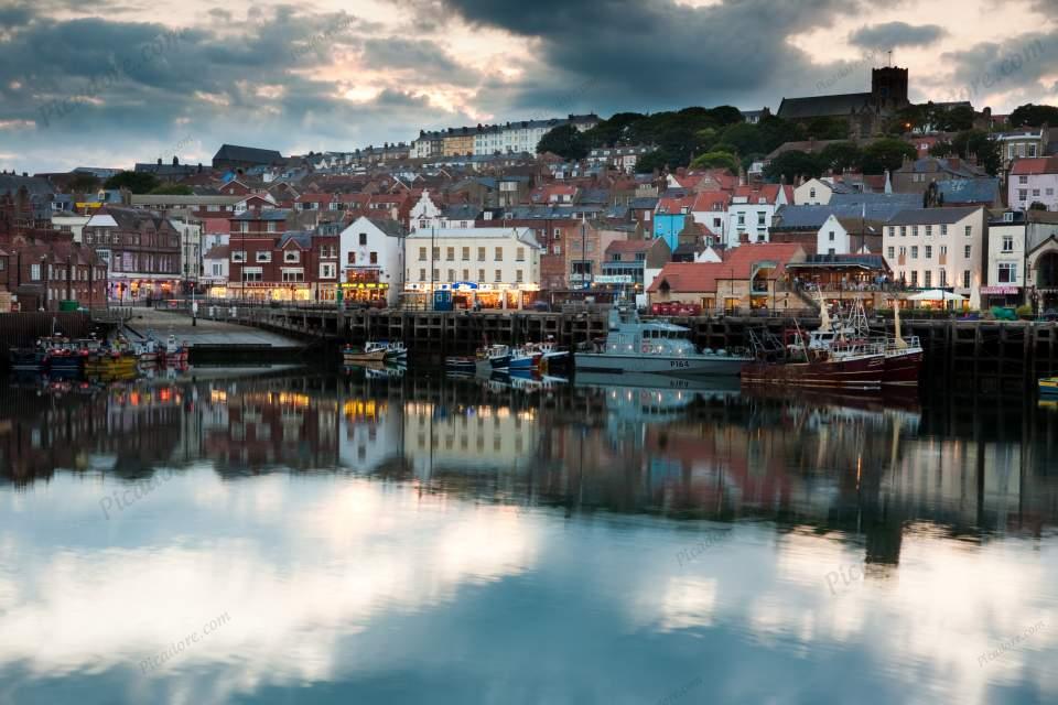 ning reflections in Scarborough Harbour (04675e-ny) Large Version