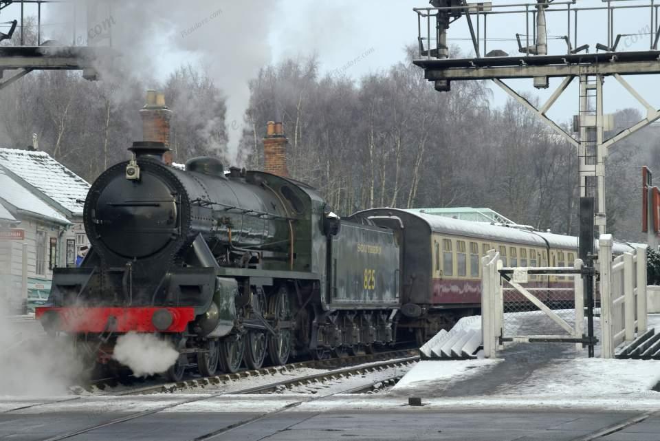 Steam Engine at Grosmont in Winter (D10378Y) Large Version