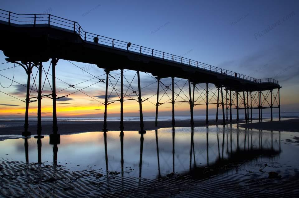 Saltburn Pier at Sunset (D10781C) Large Version