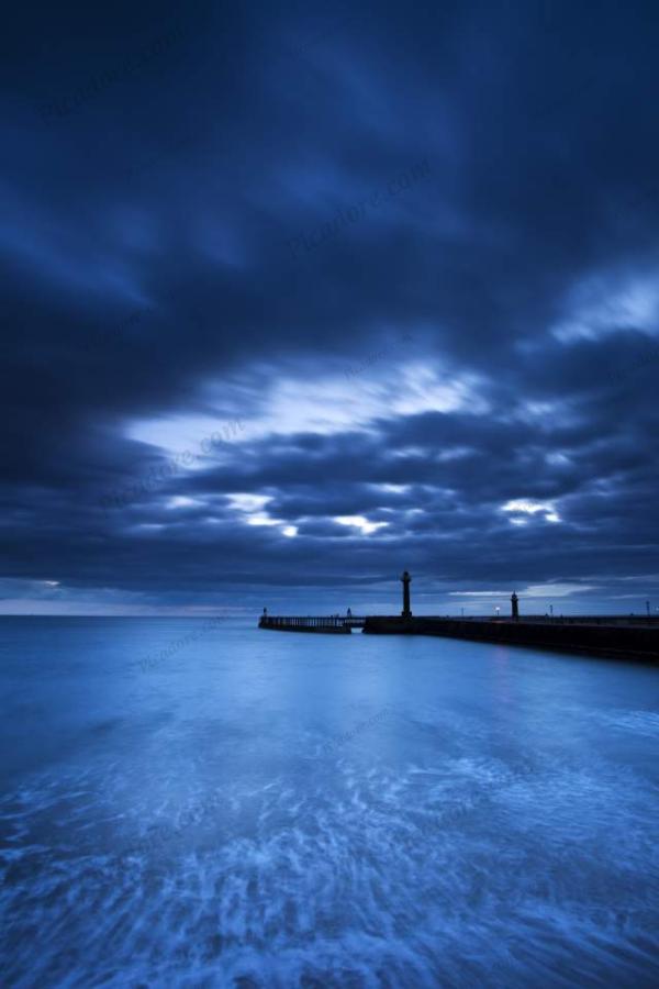 Blue Dawn, Whitby West Pier (D17987Y) Large Version