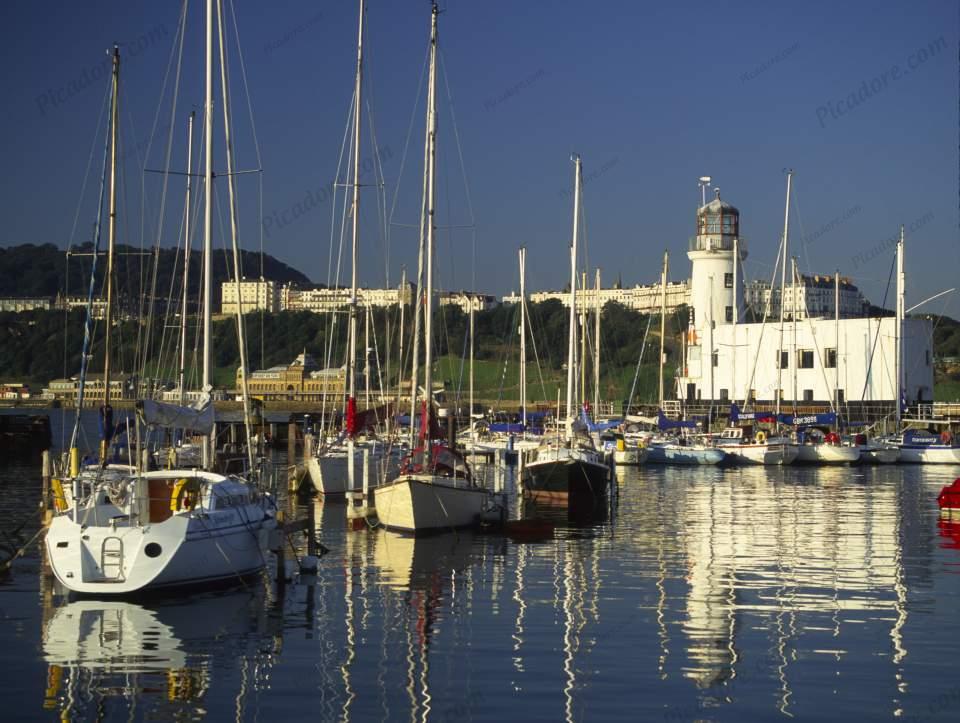 Outer Harbour, Scarborough (KY5993) Large Version