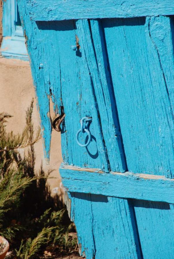 Blue Door Taos Large Version